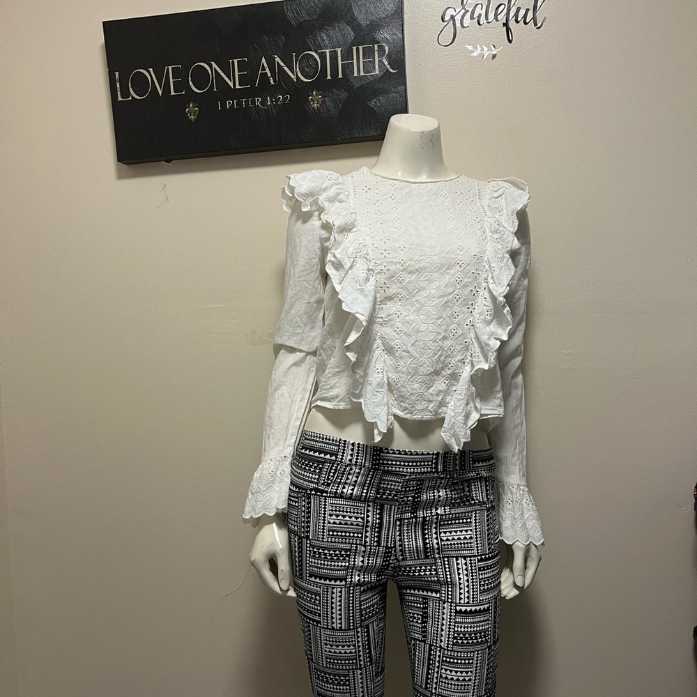 29. 3Piece Set Zara Chic White Ruffled Blouse Small Size 6 HM Pants Tube Top S
